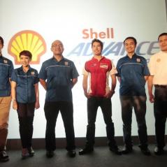 Nicky_Hayden_and_Shell_management - Photo: Shell