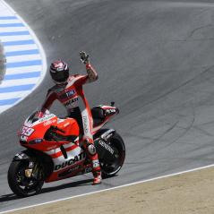 Saluting the crowd from Laguna Seca's Corkscrew. - Photo: Milagro/Ducati