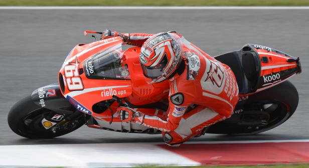 Dovizioso on front row at home GP, Hayden eighth