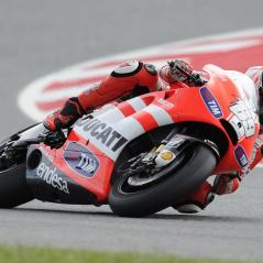 Red-painted infield? Got to be Catalunya. - Photo: Milagro/Ducati
