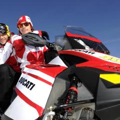 Nicky and Valentino on a snowmobile - Photo: Photographer Here
