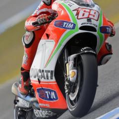 Weather conditions were unpredictable for the entire qualifying session, just as they were on Friday. - Photo: Ducati