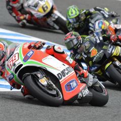 Nicky had some good battles in the race while his tires offered grip. - Photo: Ducati