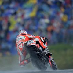 In the end, Nicky ended up  seventh, putting him on the third row for the race. - Photo: Ducati
