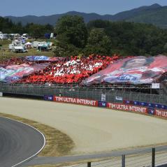 The Mugello Ducatisti showed Nicky some love on the warm-up lap. - Photo: Ducati