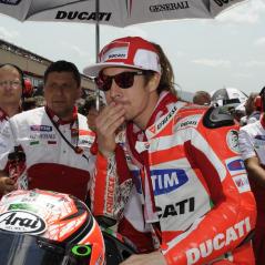 Under the watchful eye of his physio Freddy, Nicky gets his game face on. - Photo: Ducati