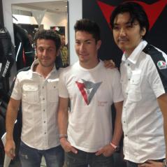 Nicky poses with the Dainese bosses. - Photo: CJ