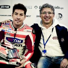 Nicky with his helmet painter, Starline's Roby Marchionni. - Photo: Callo Albanese